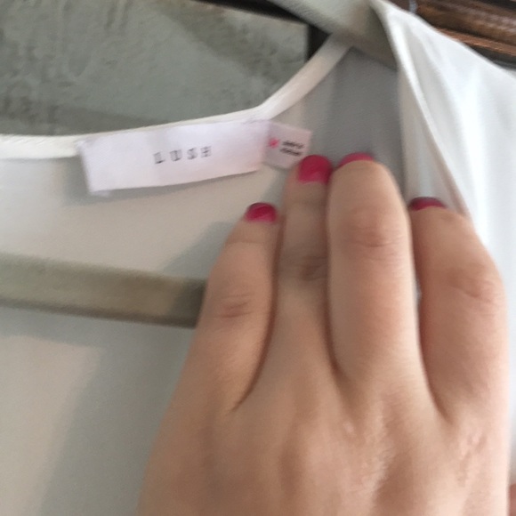 Lush Sheet White Criss Cross Blouse size Medium - Picture 5 of 8